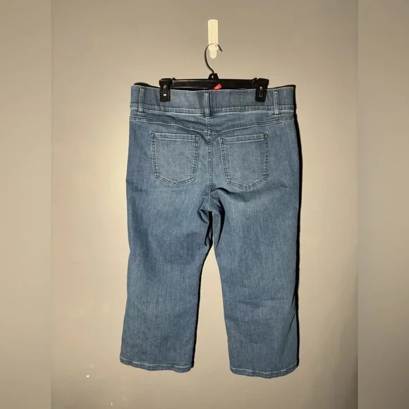 Spanx EveryWear Kick Flare Jeans in Vintage Indigo Size 1X Petite - Picture 3 of 6